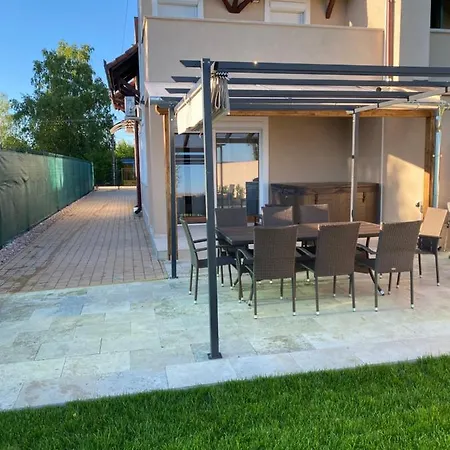 Holiday home Lakesidehouse Szofi Zamardi